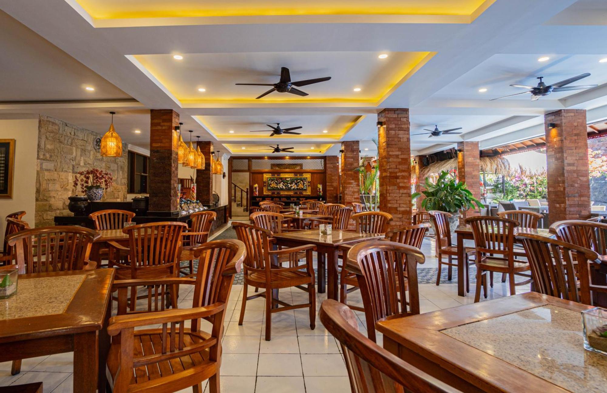 Wina Holiday Villa Kuta  Exterior photo